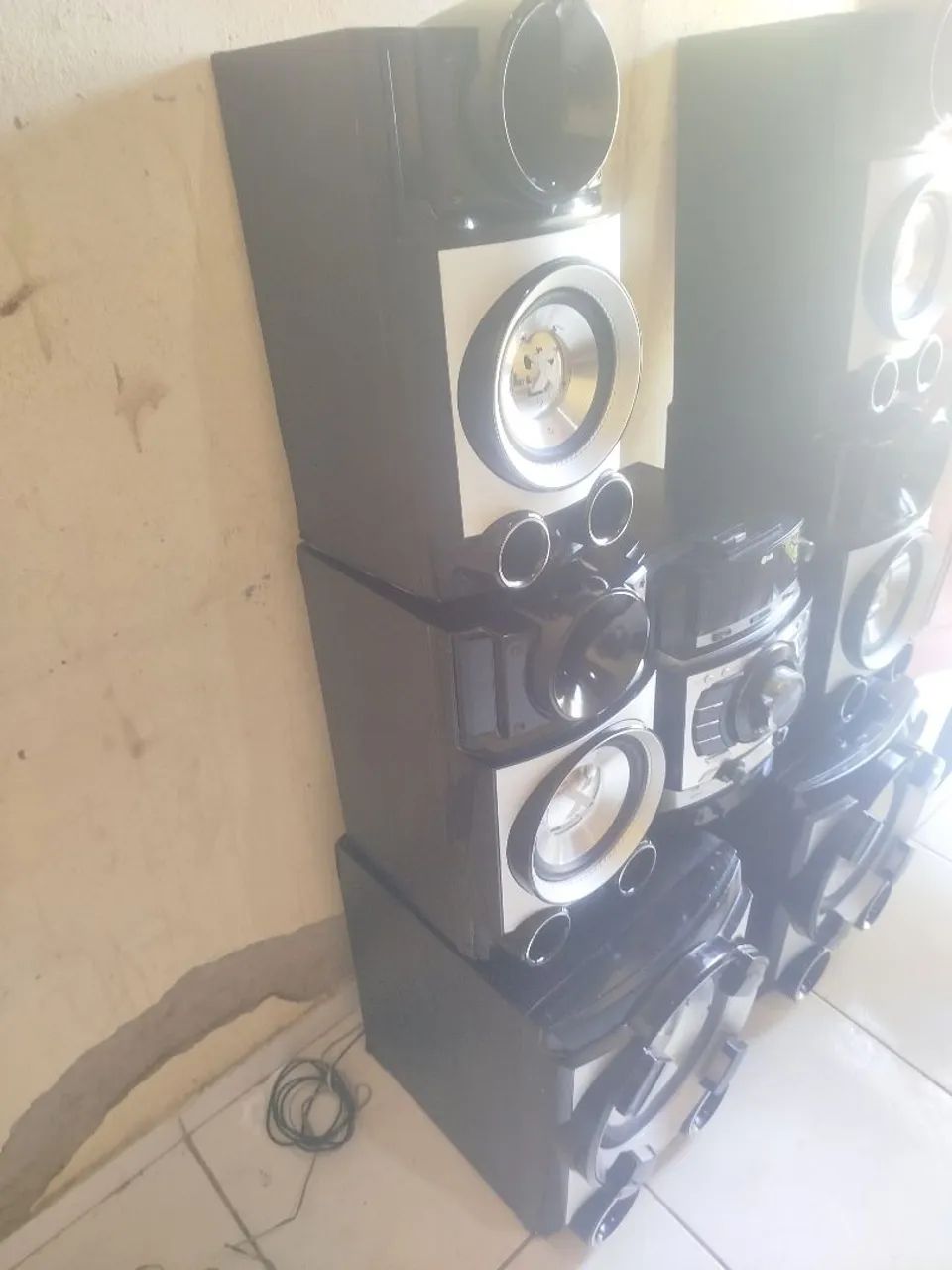 som LG defeito mais as caixas estão funcionando perfeitamente  - Foto 2