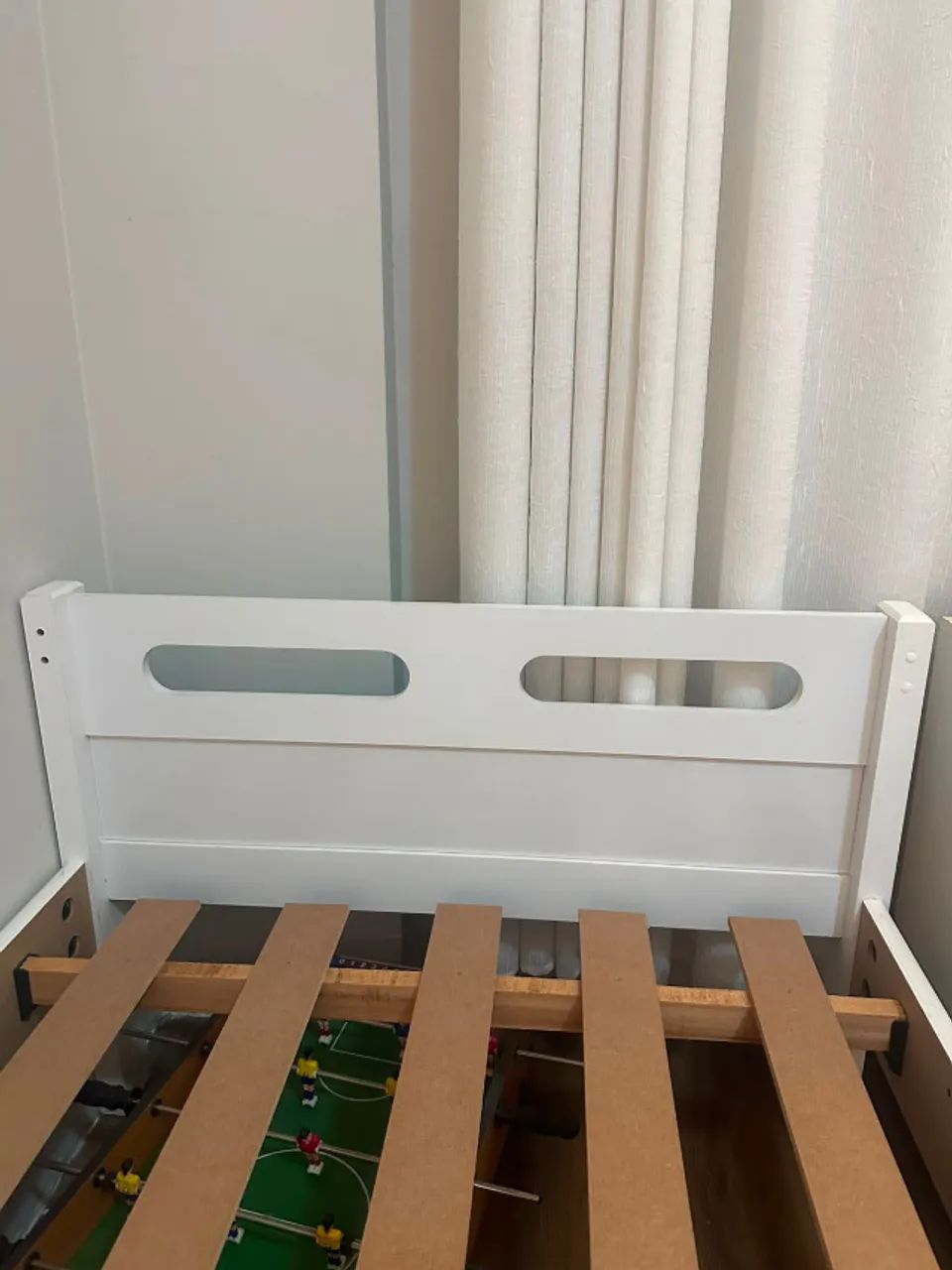 cama de solteiro branca com estrado em ótimo estado - Foto 3