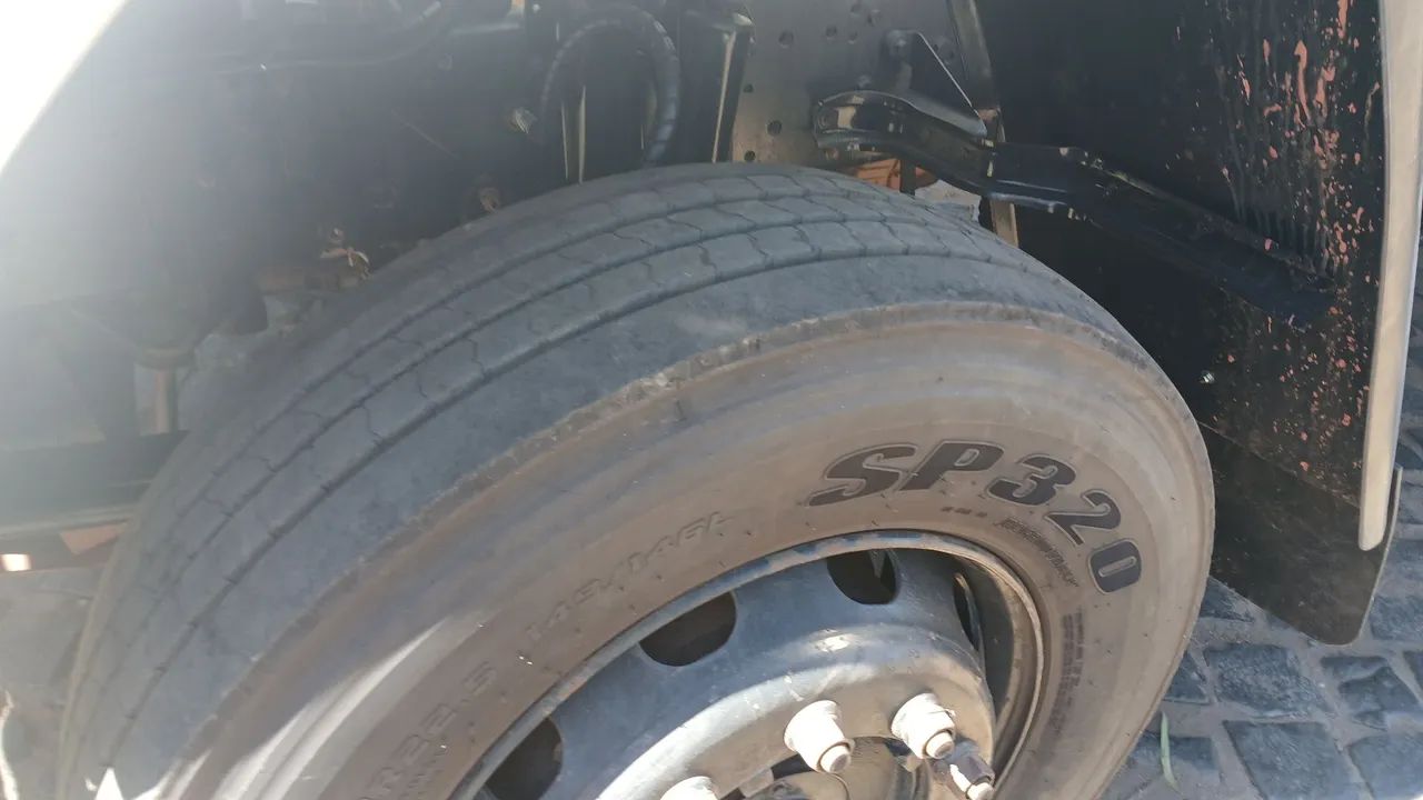 Ford Cargo 2422 ano 2011 - Foto 3