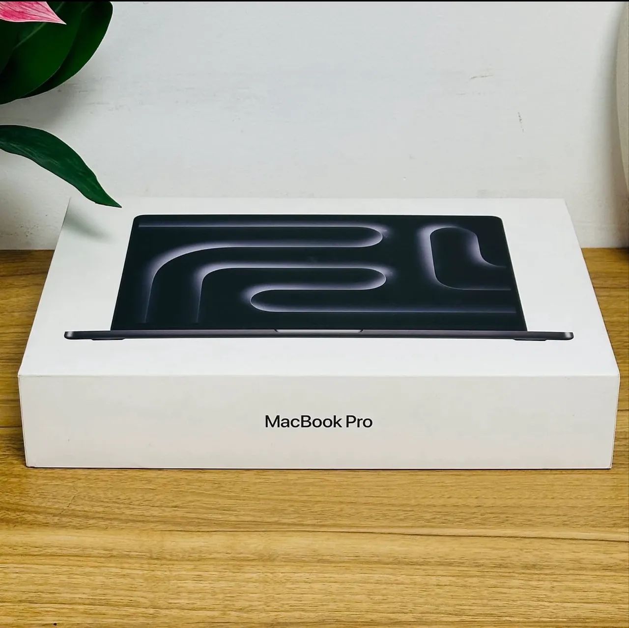 MACBOOK PRO 16 M5 PRO  24GB  1TB SSD - Foto 2