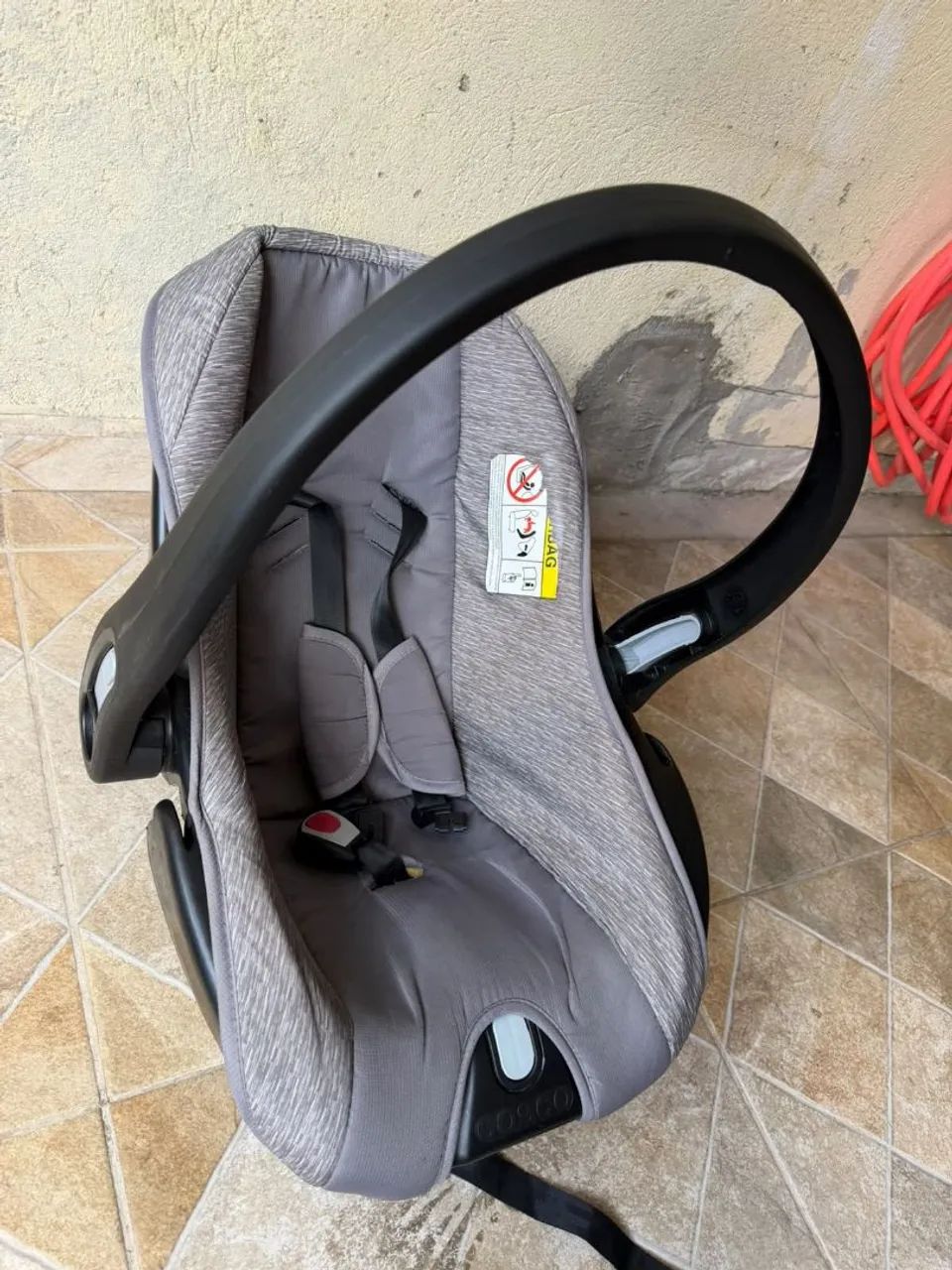Vendo carrinho e bebe conforto 
