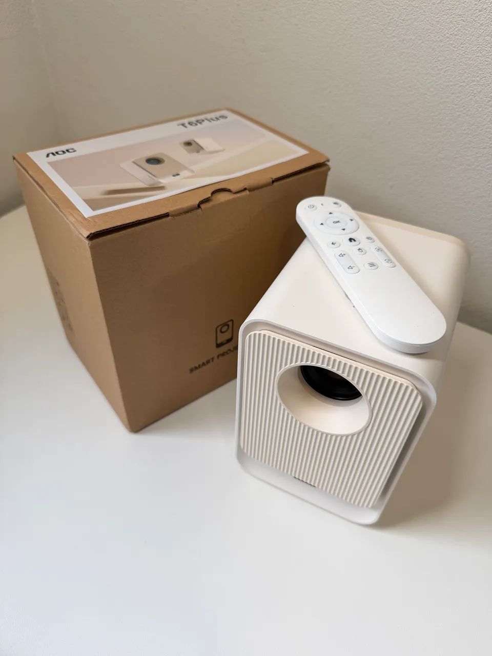 Projetor AOC T6 Plus White - Pouquíssimo uso
