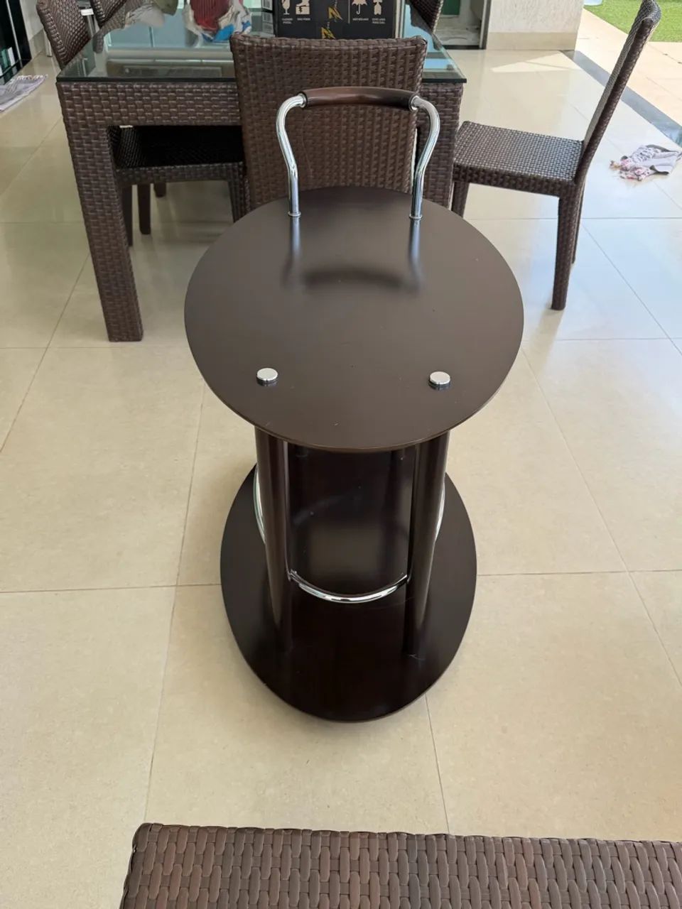 Mesa de centro oval preta - moderna e elegante  - Foto 5