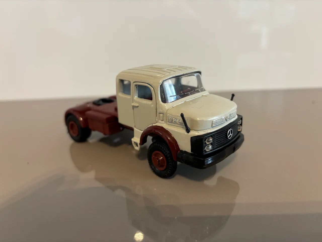 Miniatura Caminhão Mercedes LS1924A Arpra