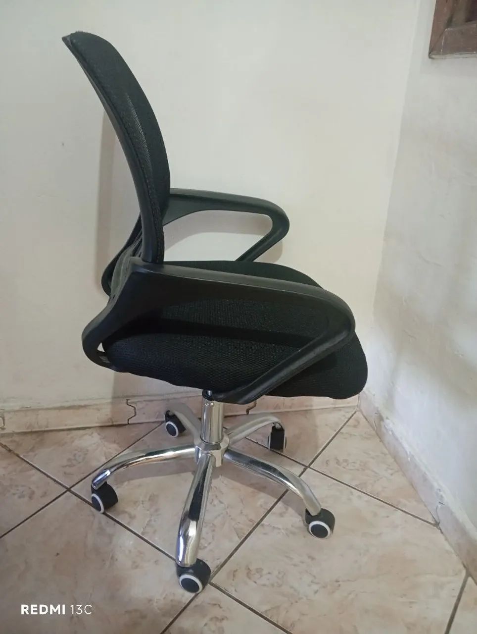 CADEIRA DE ESCRITÓRIO NOVA - Foto 3