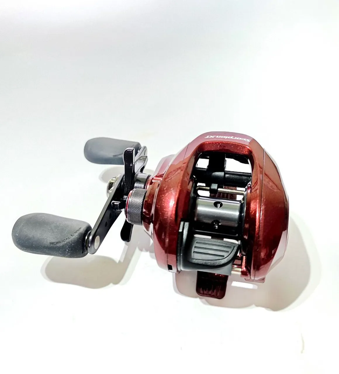 Carretilha perfil baixo Shimano Scorpion Antares 5 - USADA