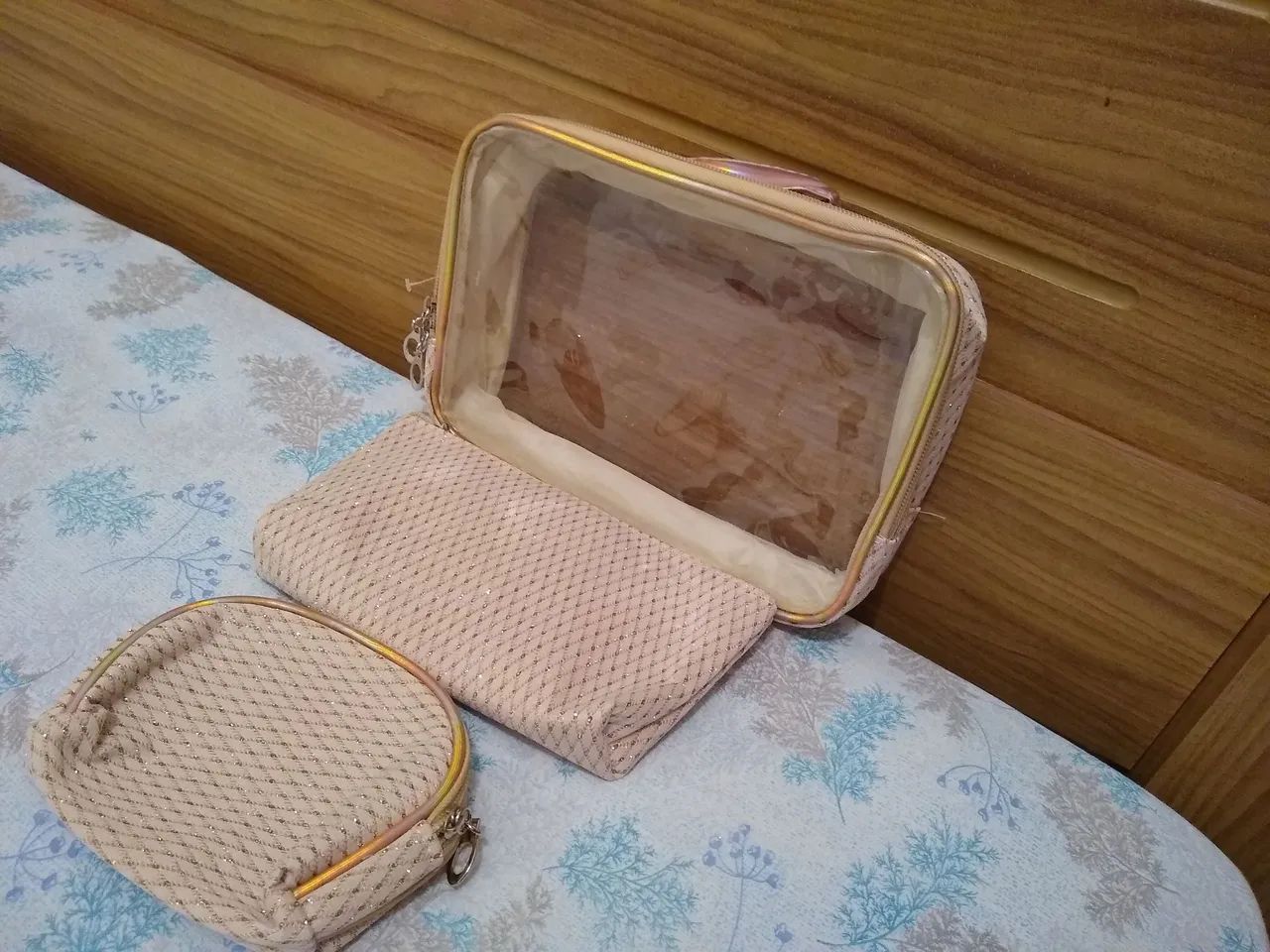 Kit necessaire para viagem com 3 peças. - Foto 3