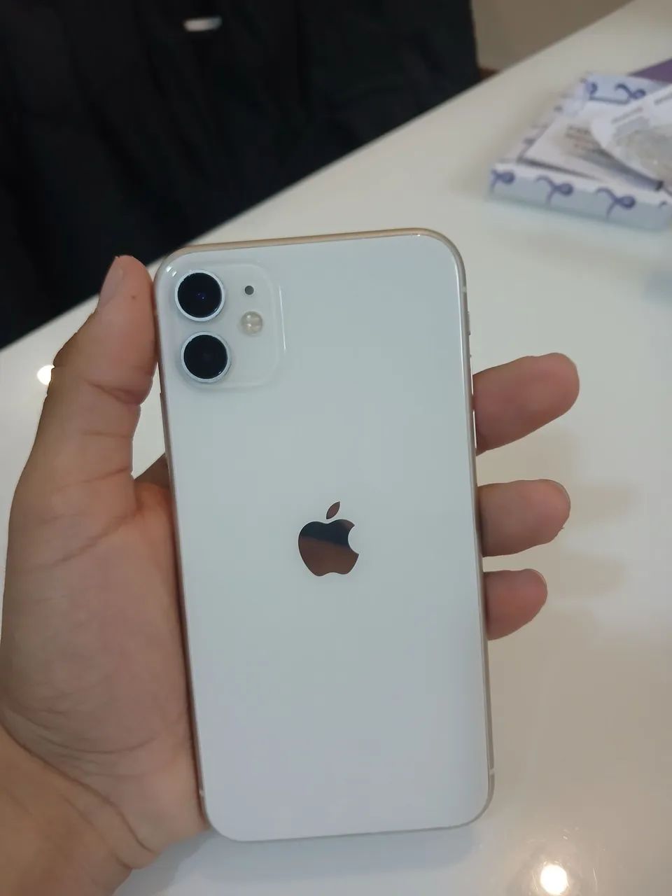 Vendo iphone 11 branco 128Gb - Foto 4