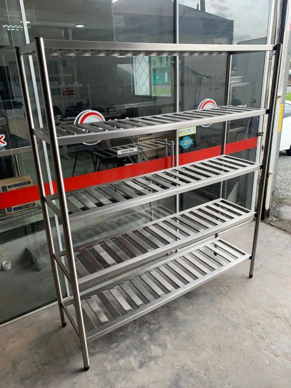 Estante de inox com material muito resistente em 304 - prateleiras gradeadas - Foto 2