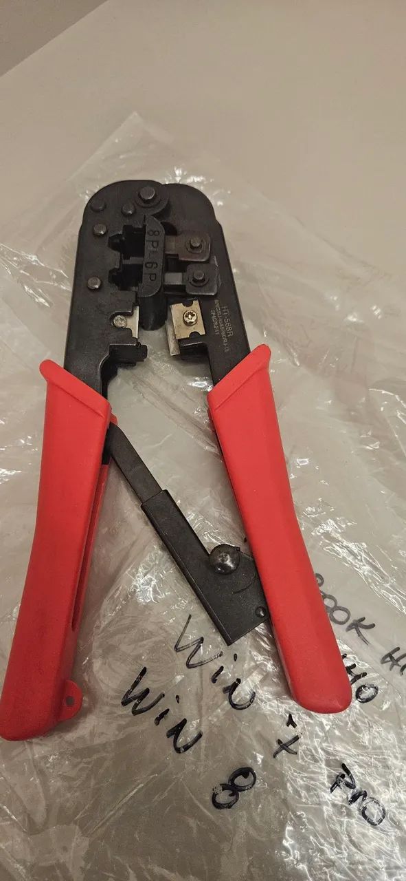 Alicate Crimpador HT-568R. 