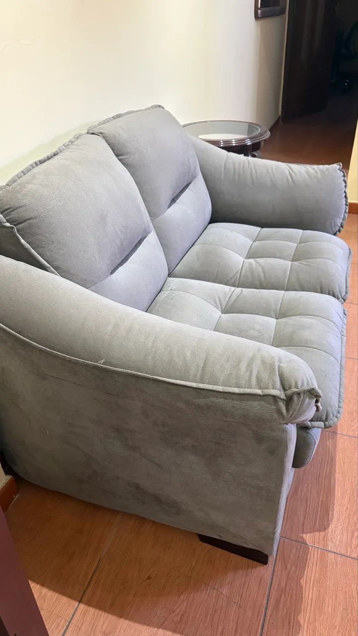 Par de Sofás Cinza Suede Suede Revestido (3 Lugares + 2 Lugares) - Excelente Estado! - Foto 5