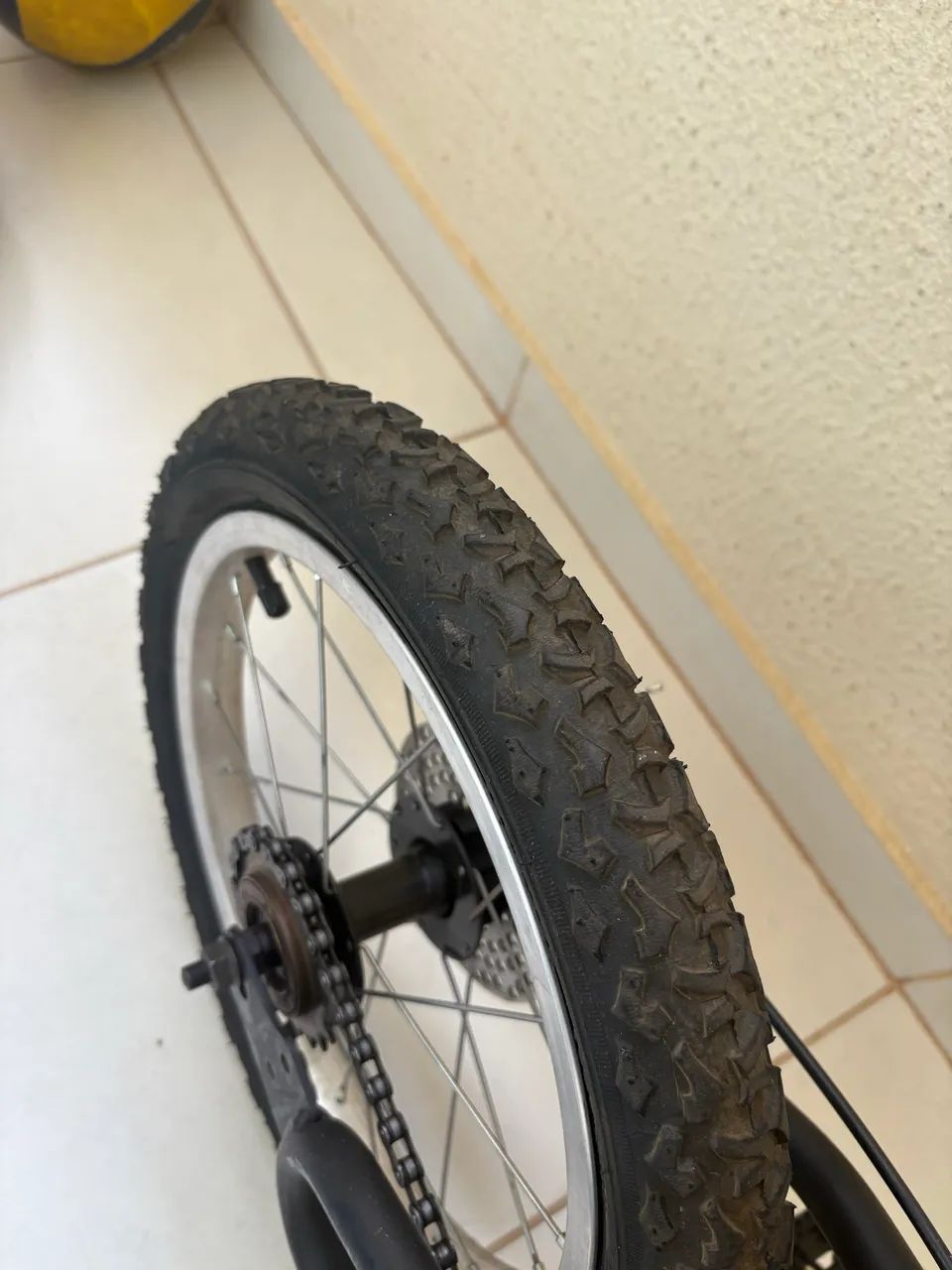  Vendo Bicicleta praticamente nova 