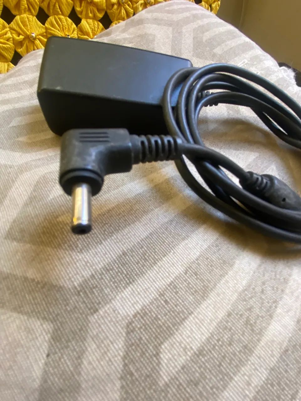 Fonte de 5 voltz para notebook positivo  - Foto 4
