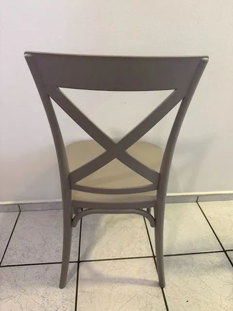 4 Cadeiras de Plástico Cinza - Foto 2