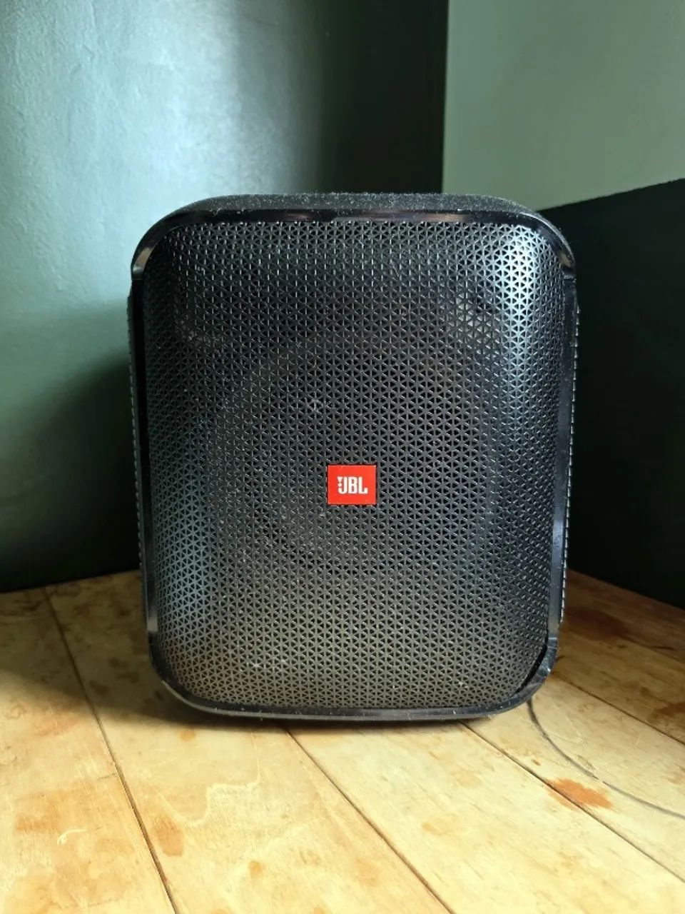 Caixa JBL PartyBox Encore Essential 100W Bluetooth com Luzes