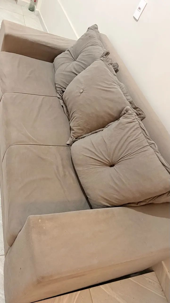 Sofá cinza 3 lugares  - Foto 3