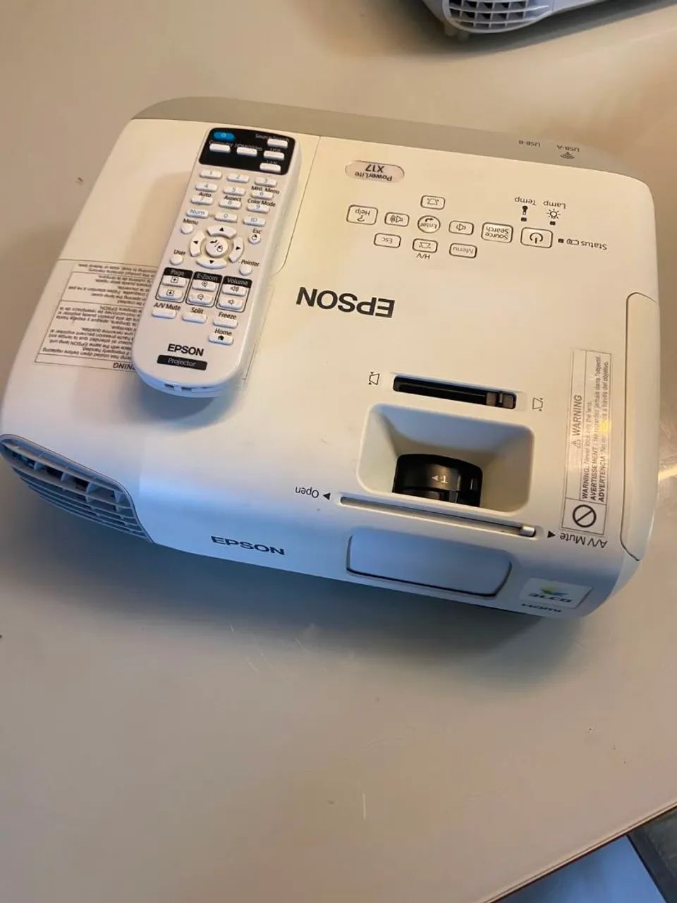 Projetor Epson X17