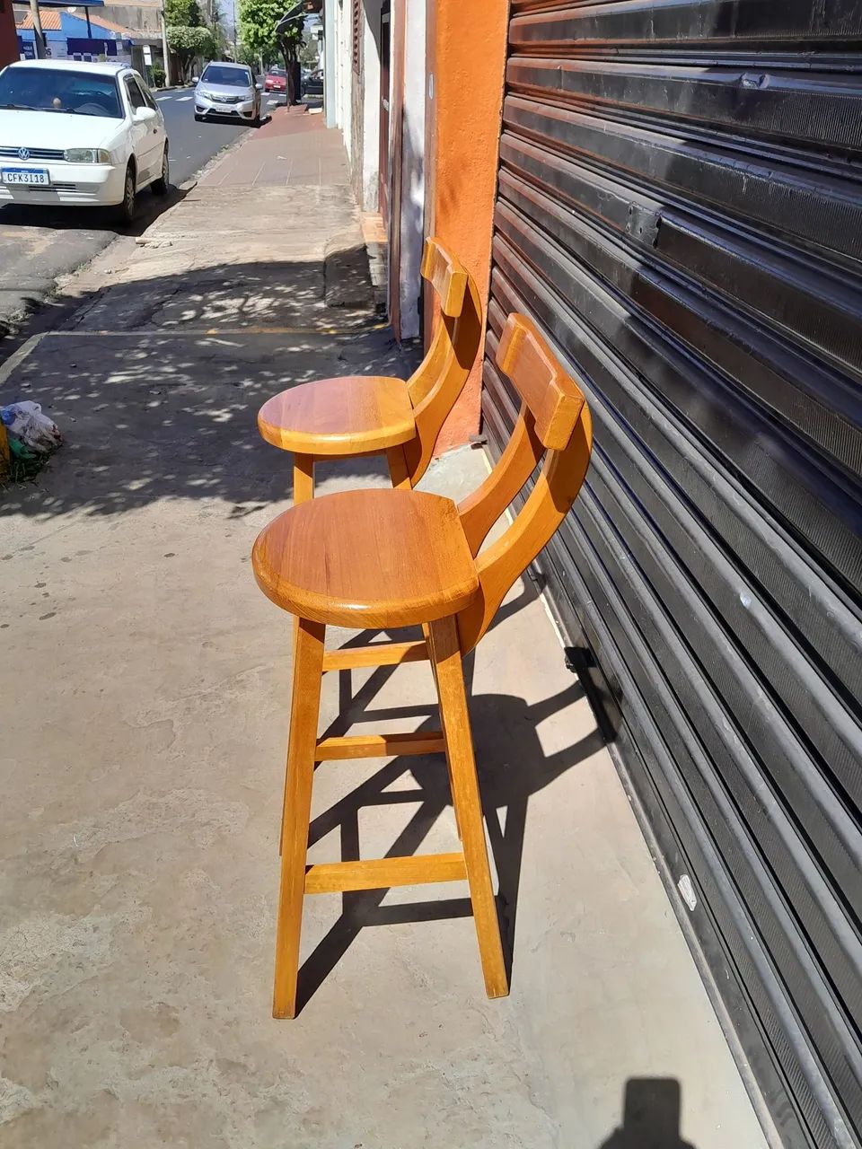 Banquetas altas de madeira maciça  - Foto 2