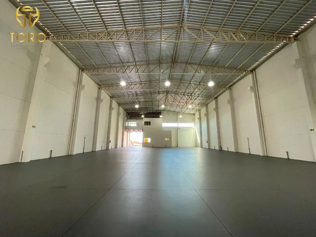 Barracão para alugar em Maringá, Jardim Aurora, com 1100 m² - Foto 4