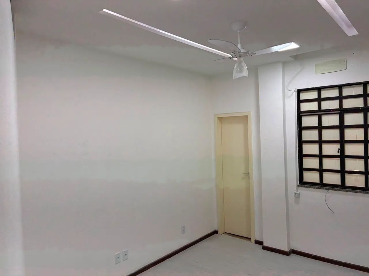 ALUGA-SE SALA COMERCIAL - COROA DO MEIO. - Foto 2