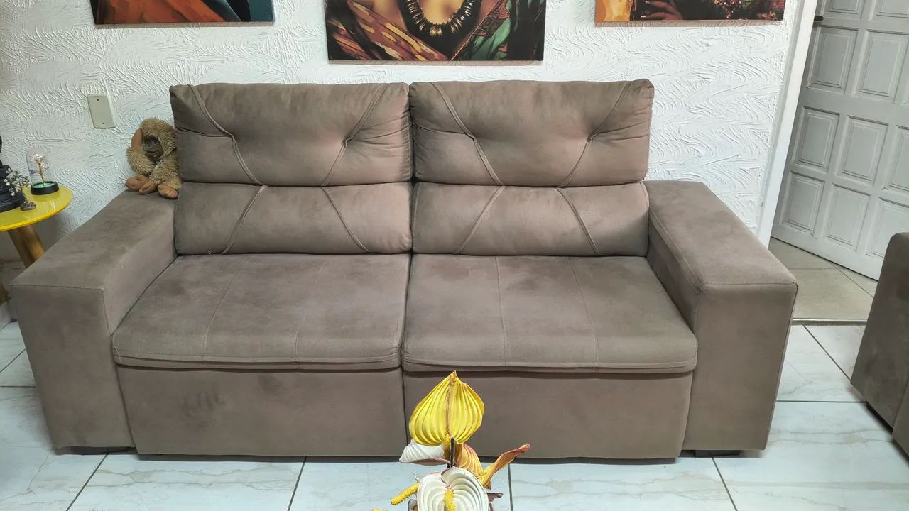 2 Sofás 3 lugares, 2m cada, na cor bege em perfeito estado.  - Foto 2