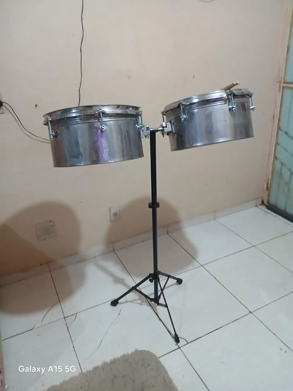Timbal completo com tripé e baquetas  - Foto 4