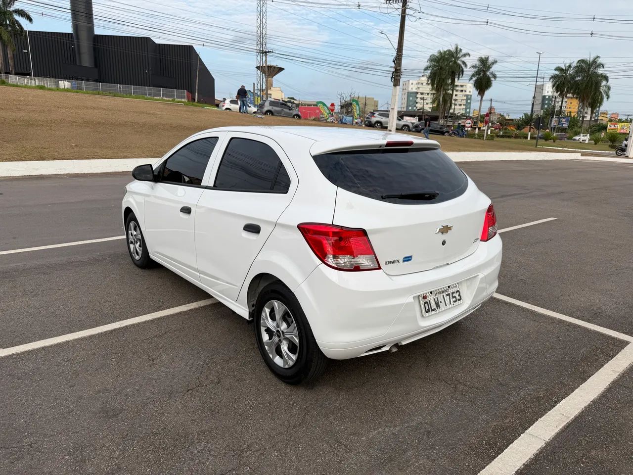 Chevrolet Onix JOY Hatch 1.0 8V Flex Mec. 4P 2018 - Foto 5