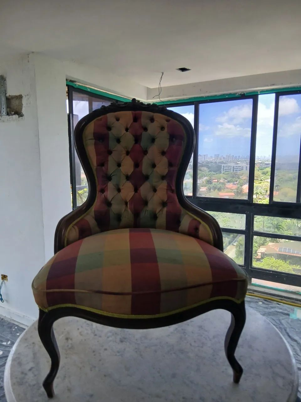 CADEIRA CONFORTÁVEL DE ANTIQUÁRIO  - Foto 4