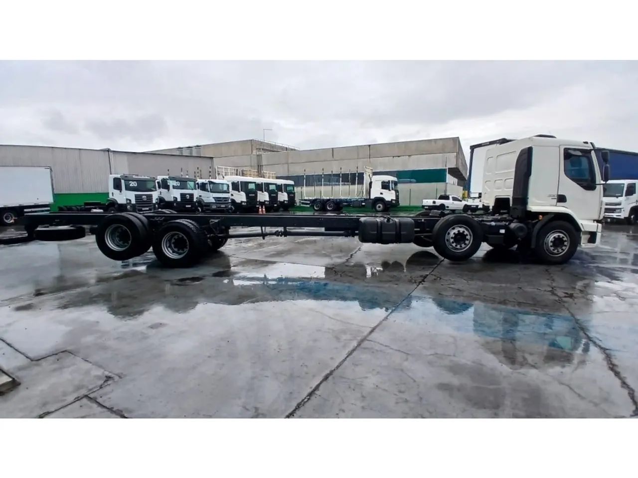 Volvo Vm 330 2021 - Foto 4