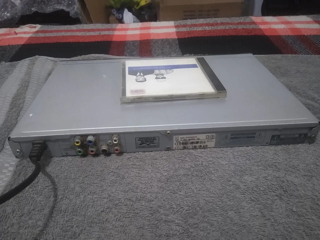 DVD Player Philips, modelo DVP3020/78,  com controle  - Foto 4