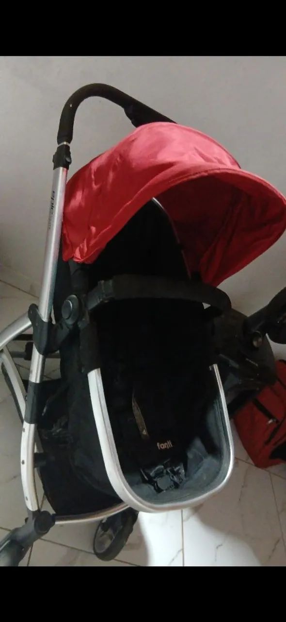 Carrinho de bebê e bebê conforto  - Foto 2