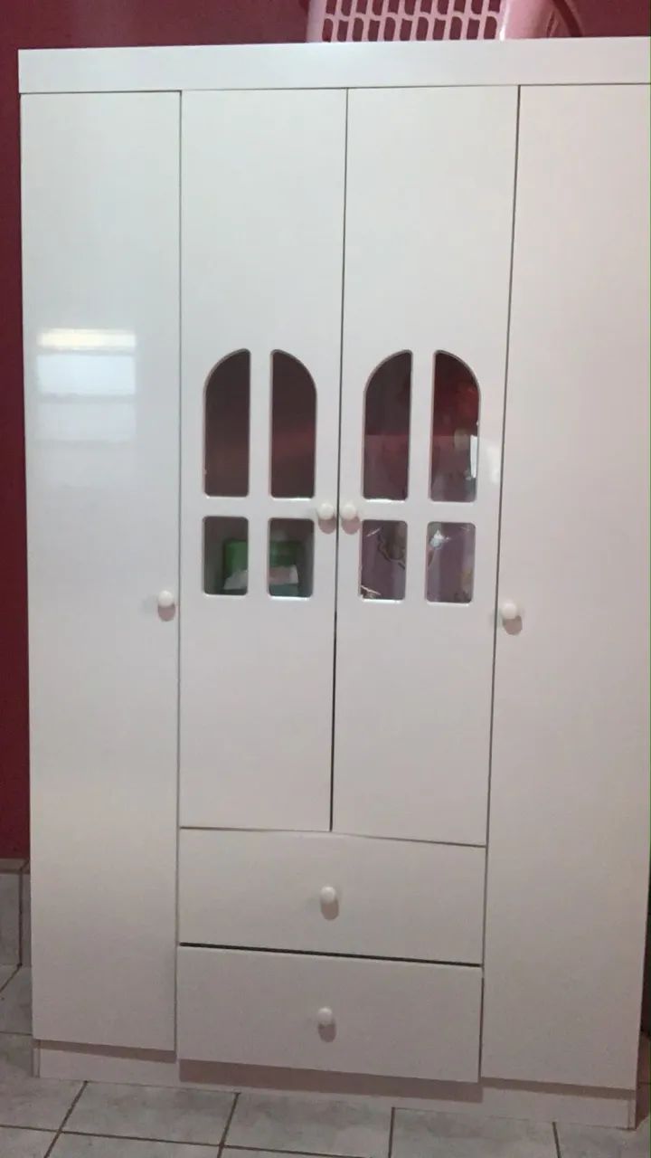 Guarda roupa de criança 
