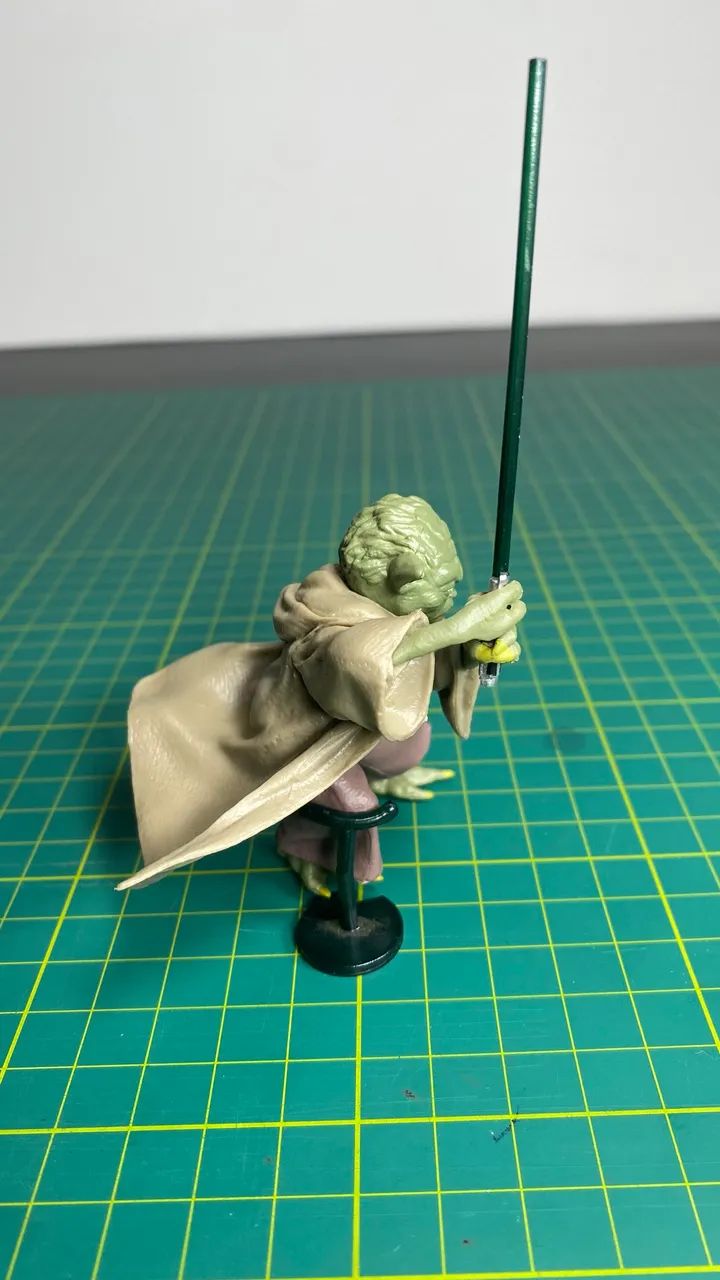 Mestre Yoda com 6,5cm Star Wars  - Foto 4