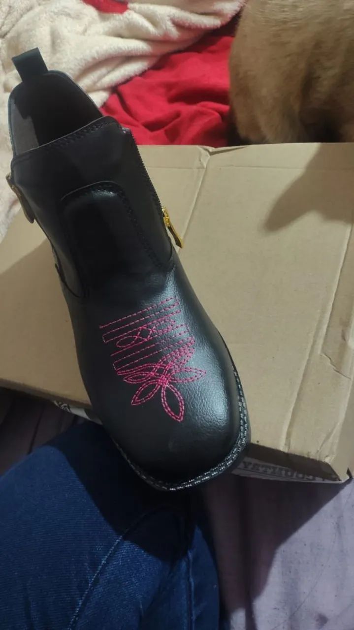 Vendo botina feminina  - Foto 2