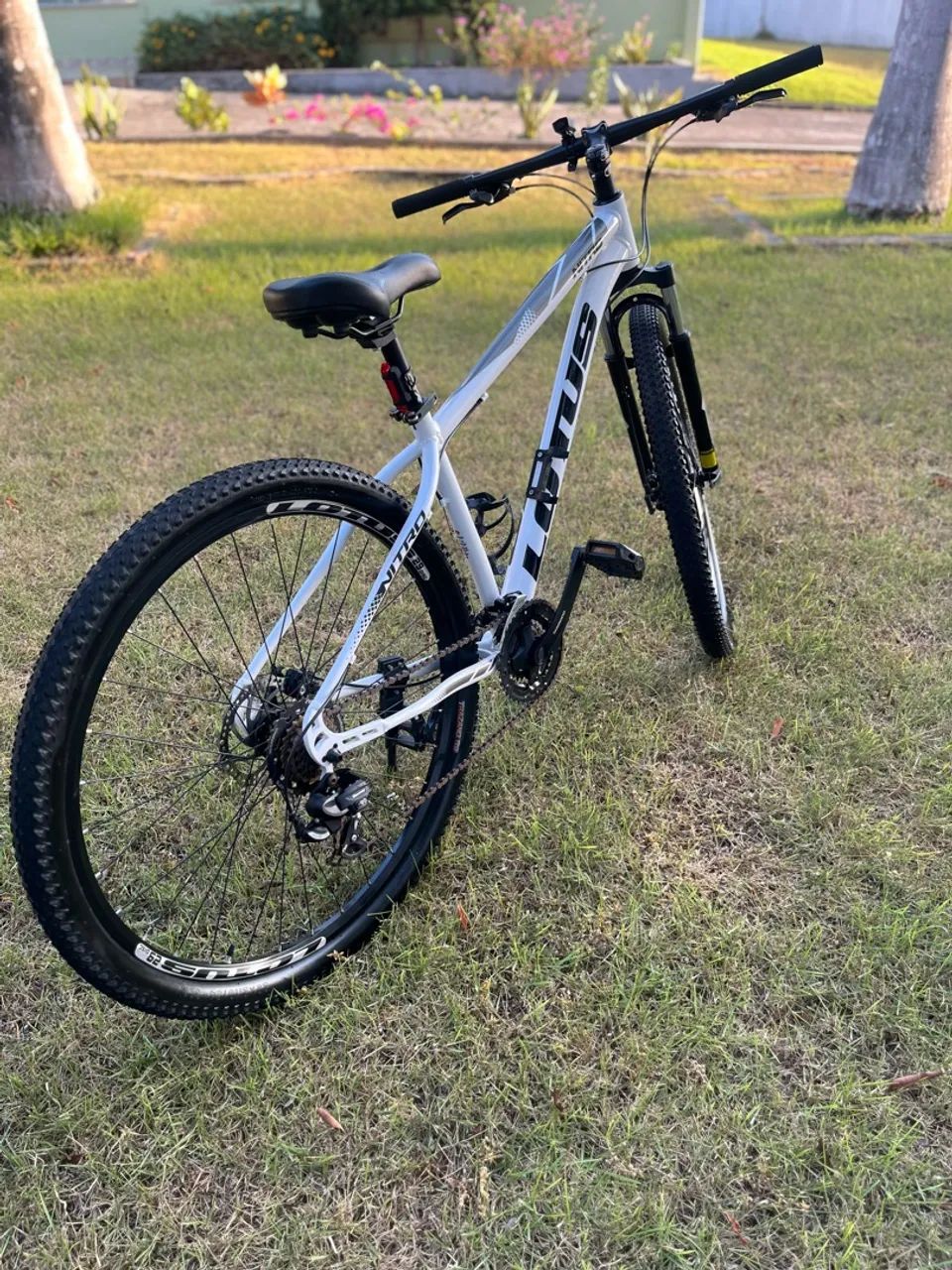 Vendo bicicleta lótus  - Foto 3