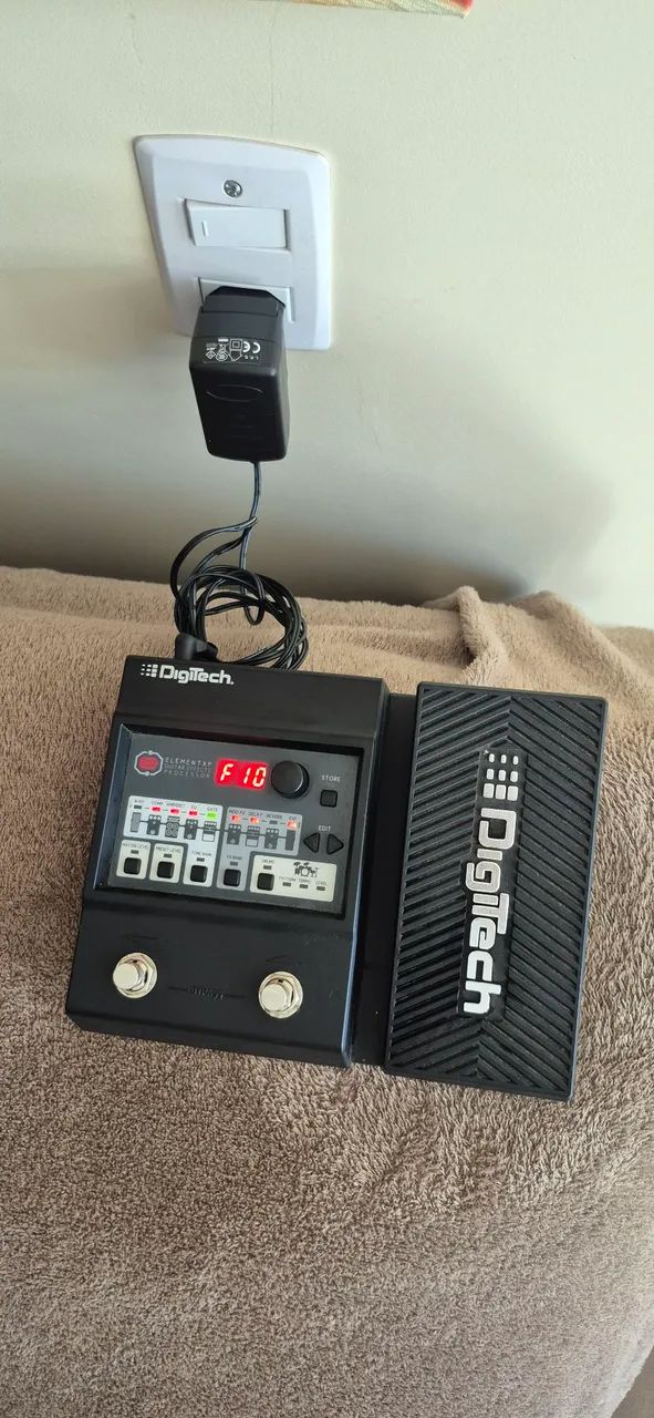 Pedaleira Digitech Element com Fonte (Nova)