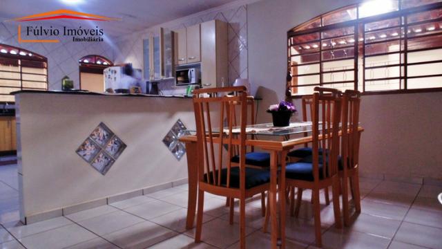 Excelente sobrado, aos pés do Park Way, 5 quartos, 2 suítes - Foto 13