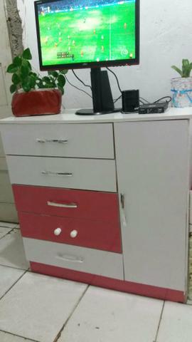 Cômoda para menina