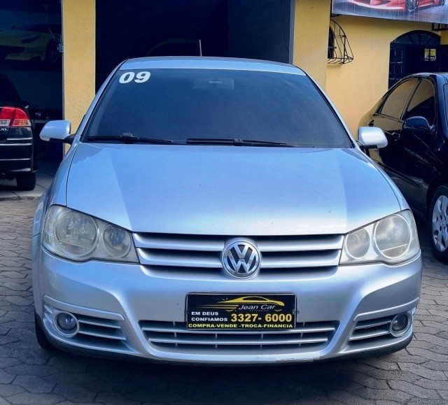 VW GOLF 2.0, COMPLETO. CARRO EM ESTADO DE CONSERVAÇÃO EXCELENTE. CONFIRA!