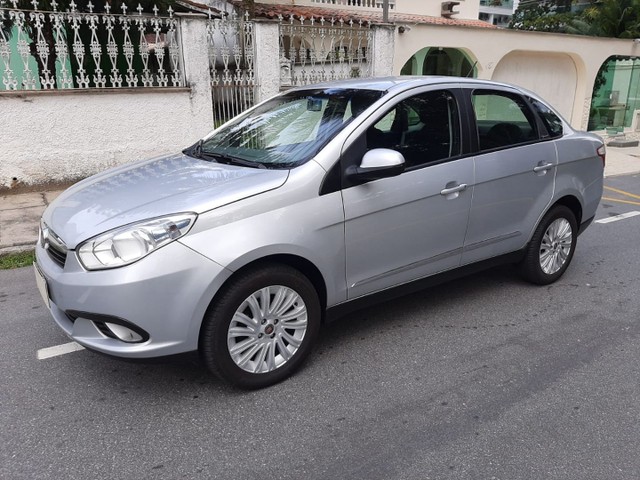 FIAT GRAND SIENA ESSENCE 1.6 ÚNICO DONO PRATA