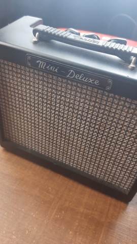Mini amplificador de Guitarra Fender Deluxe MD20