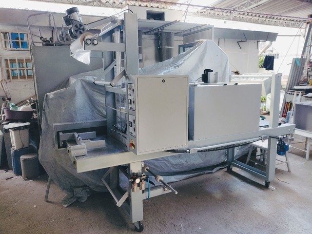 túnel semi automático para produtos de limpeza 