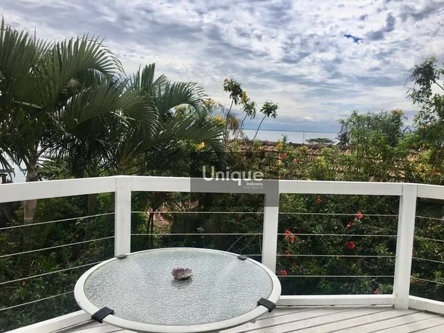 Casa com 4 dormitórios à venda, 200 m² por R$ 2.800.000,00 - Praia dos Ossos - Armação dos