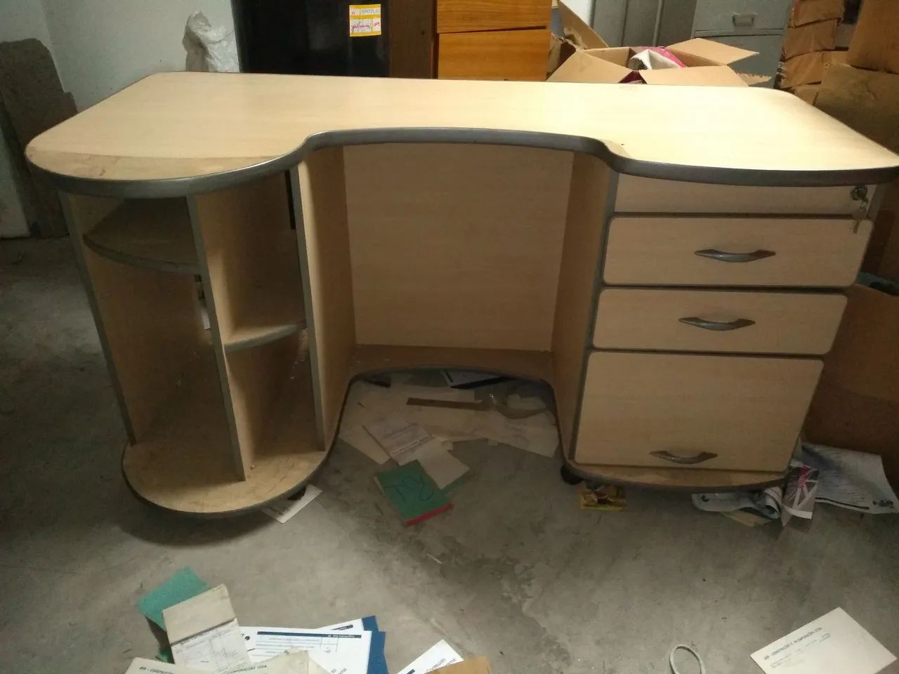 Mesa de Escritório com Gaveta