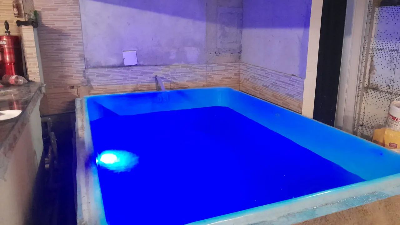 Instalação de piscina de fibra completa 
