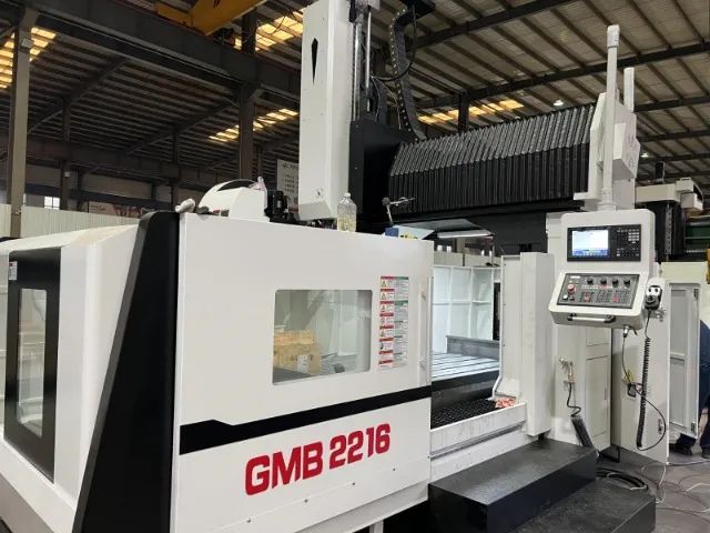 Centro de Usinagem portal GMB 2200x1600x800 com  Mitsubishi M80V (Nova) - Foto 2