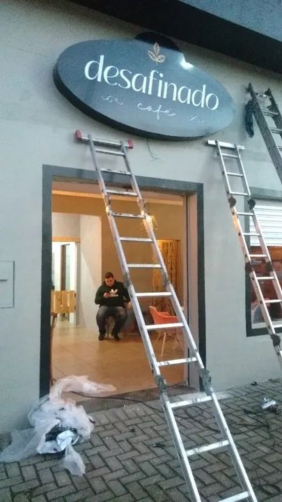 Comunicação Visual - Placas e Luminosos em Lona - Acm - Serralheria - Toldos e Coberturas  - Foto 4