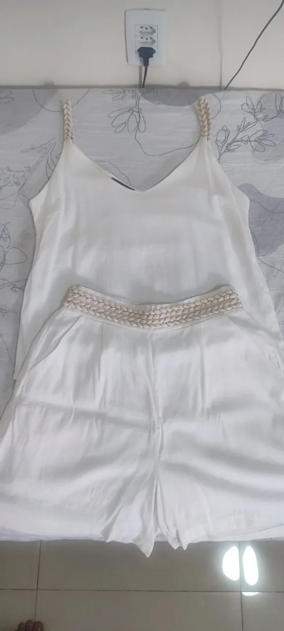 Conjunto branco de verão