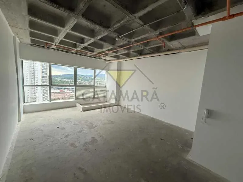 Sala - / Comercial / Vila Mogilar