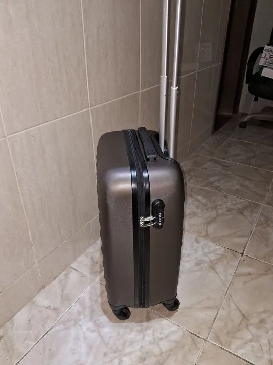 Mala de Viagem de Bordo nova sem uso 3x sem juros  - Foto 6